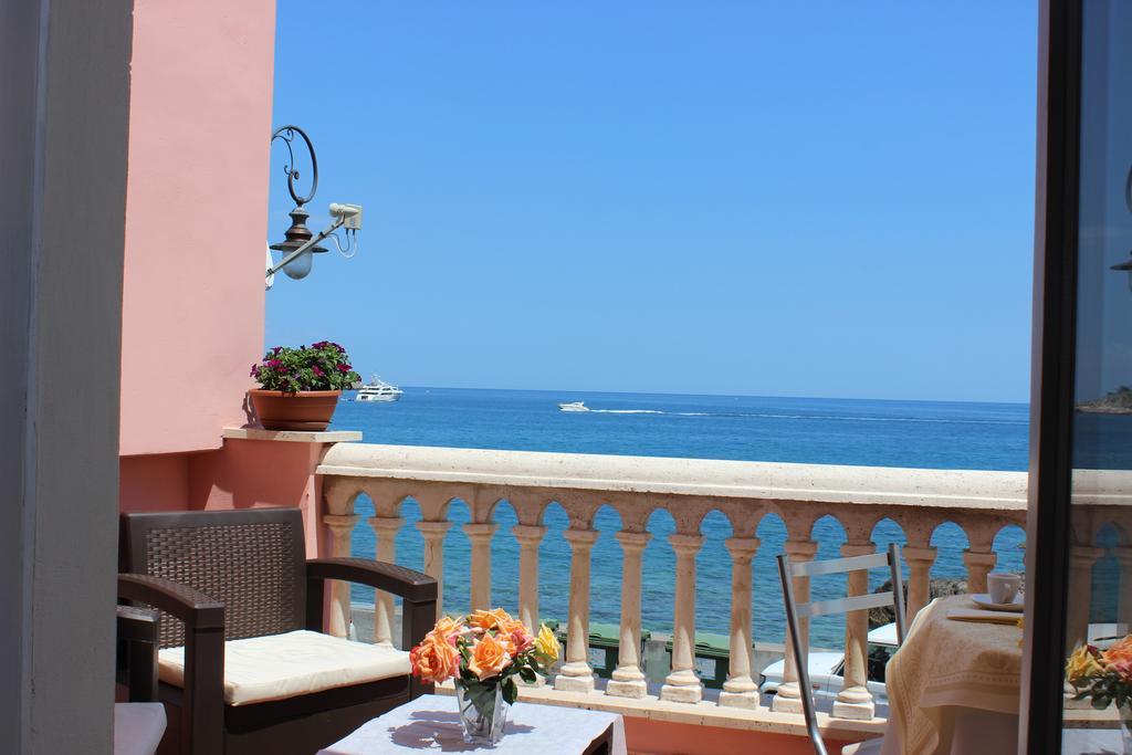 B&B Villa Raineri Giardini Naxos Εξωτερικό φωτογραφία