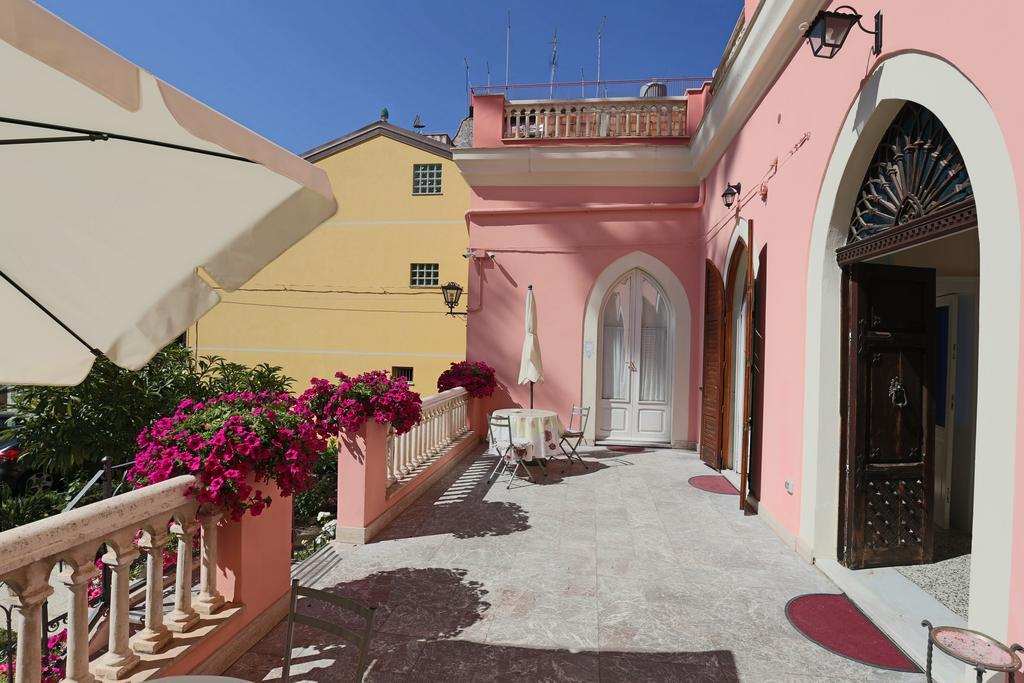 B&B Villa Raineri Giardini Naxos Εξωτερικό φωτογραφία