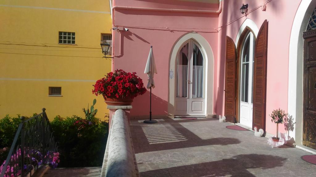 B&B Villa Raineri Giardini Naxos Εξωτερικό φωτογραφία